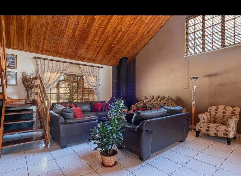 4 Bedroom Property for Sale in Oakdene Gauteng