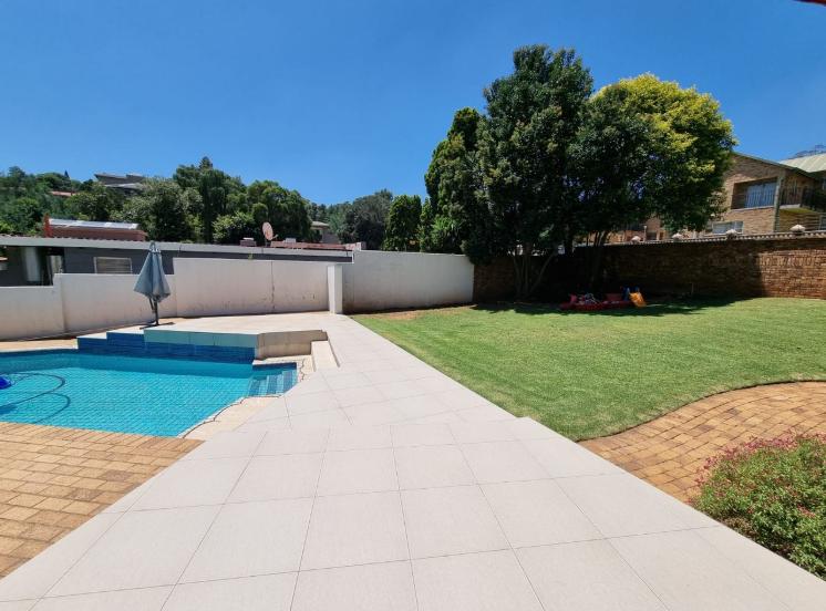 4 Bedroom Property for Sale in Oakdene Gauteng