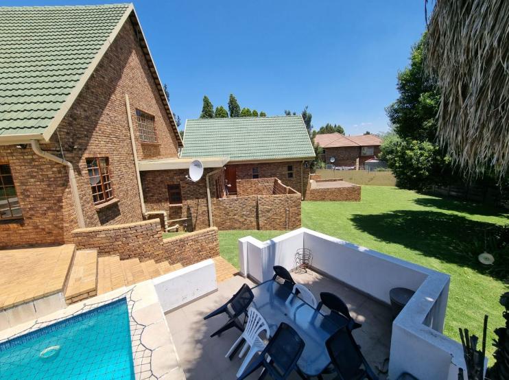 4 Bedroom Property for Sale in Oakdene Gauteng