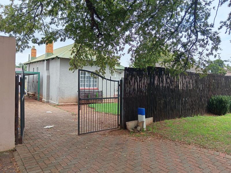 2 Bedroom Property for Sale in Florida Gauteng