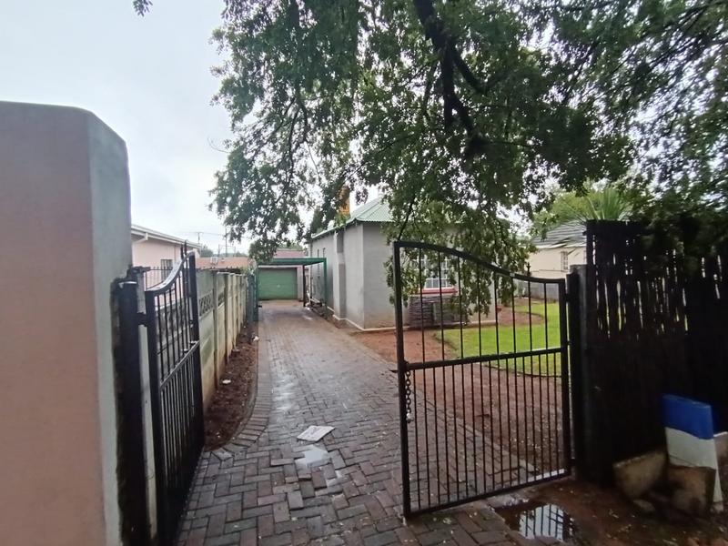 2 Bedroom Property for Sale in Florida Gauteng