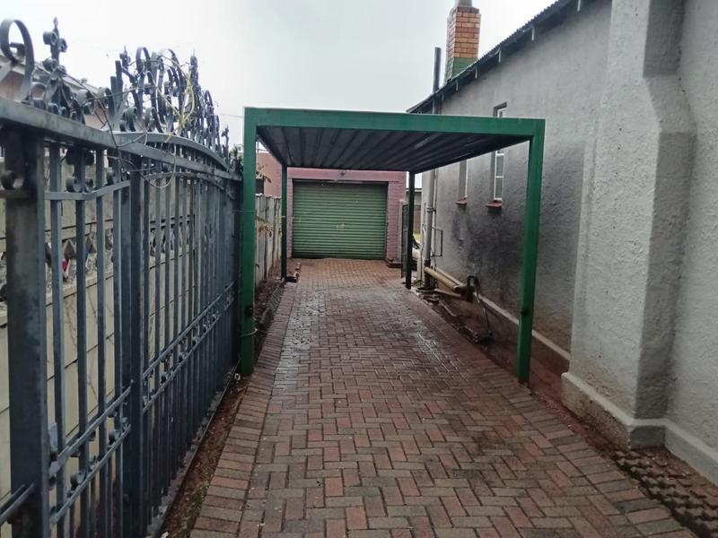2 Bedroom Property for Sale in Florida Gauteng