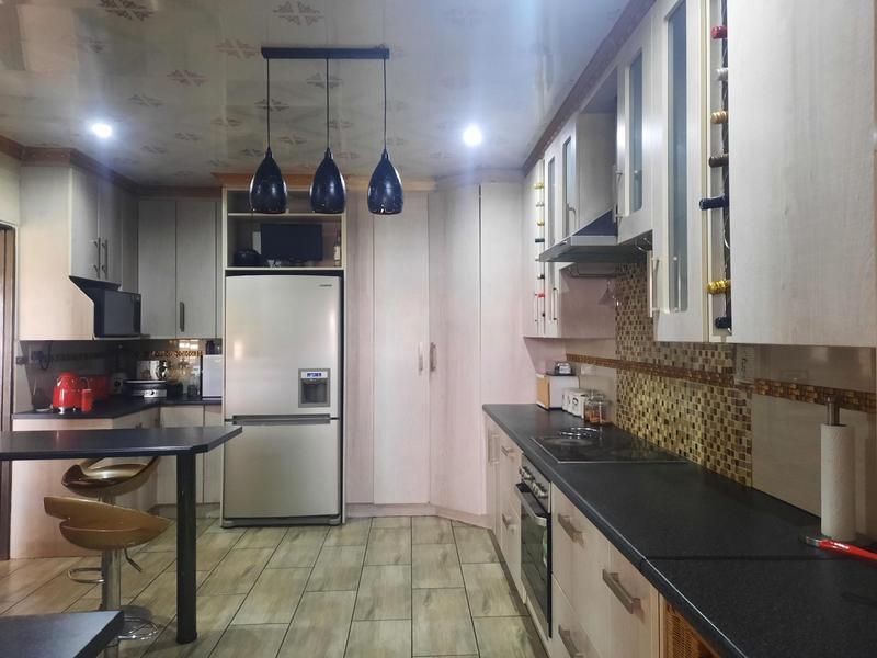 To Let 4 Bedroom Property for Rent in Daleside Gauteng
