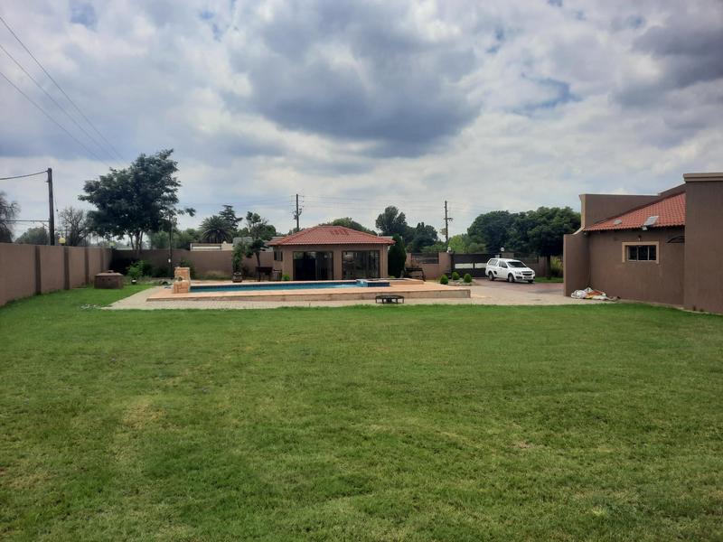 To Let 4 Bedroom Property for Rent in Daleside Gauteng