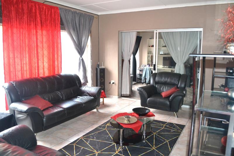 4 Bedroom Property for Sale in Breaunanda Gauteng