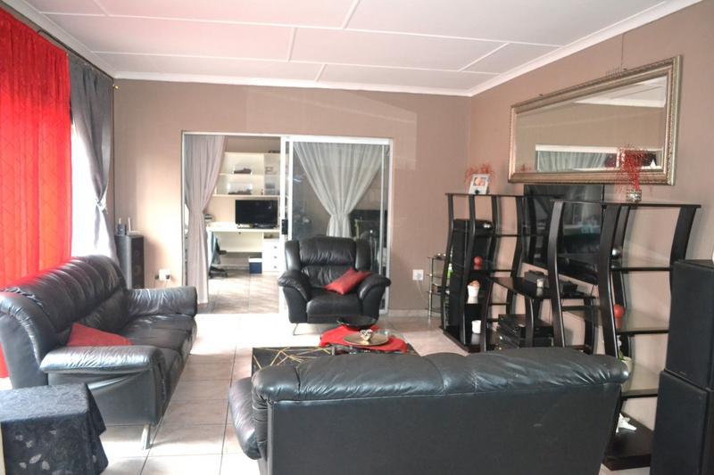 4 Bedroom Property for Sale in Breaunanda Gauteng