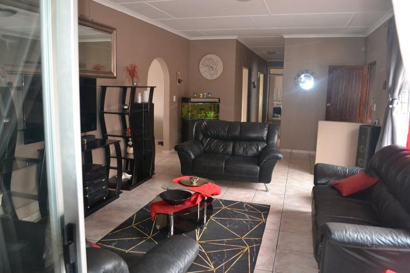4 Bedroom Property for Sale in Breaunanda Gauteng