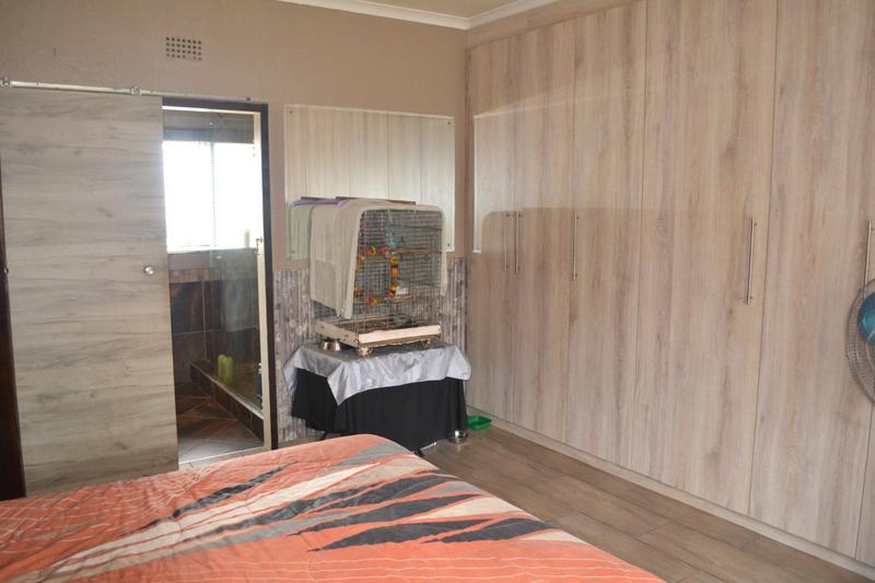 4 Bedroom Property for Sale in Breaunanda Gauteng
