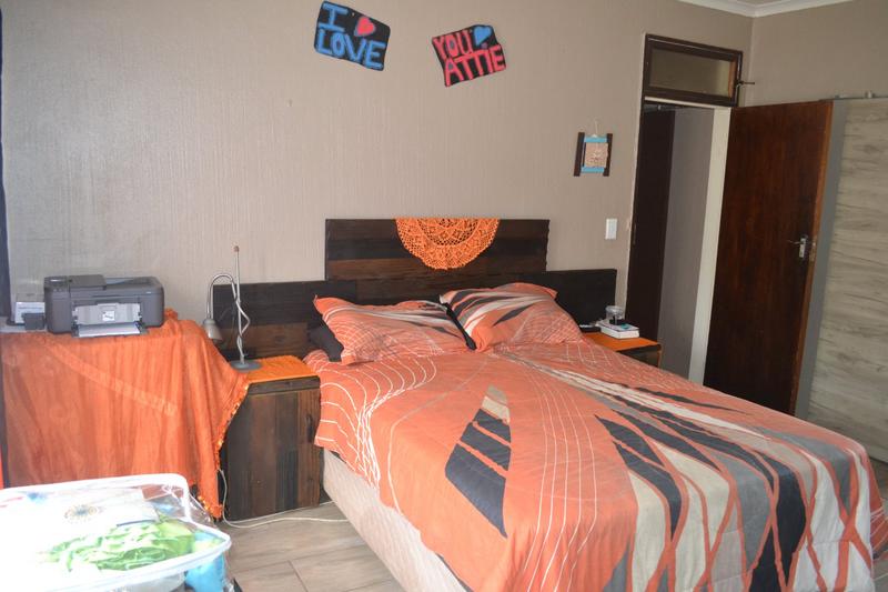 4 Bedroom Property for Sale in Breaunanda Gauteng