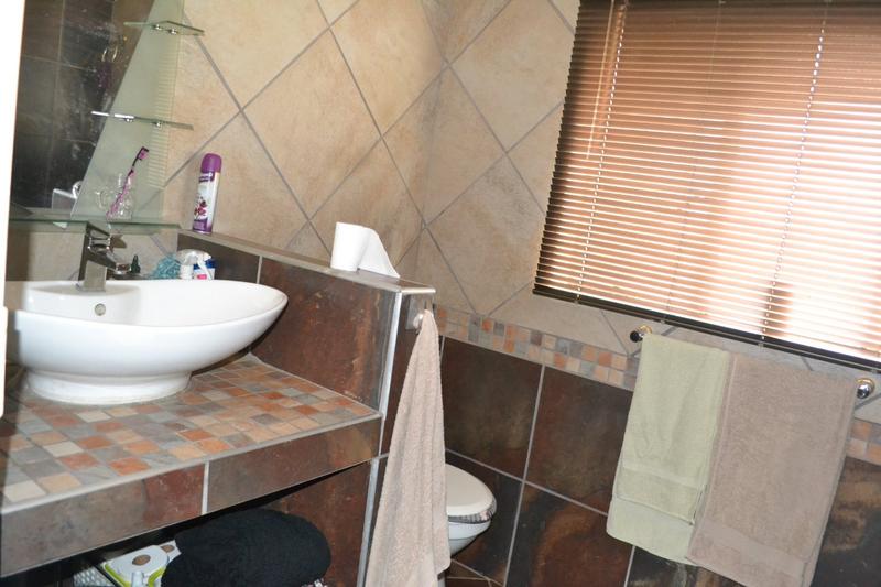 4 Bedroom Property for Sale in Breaunanda Gauteng