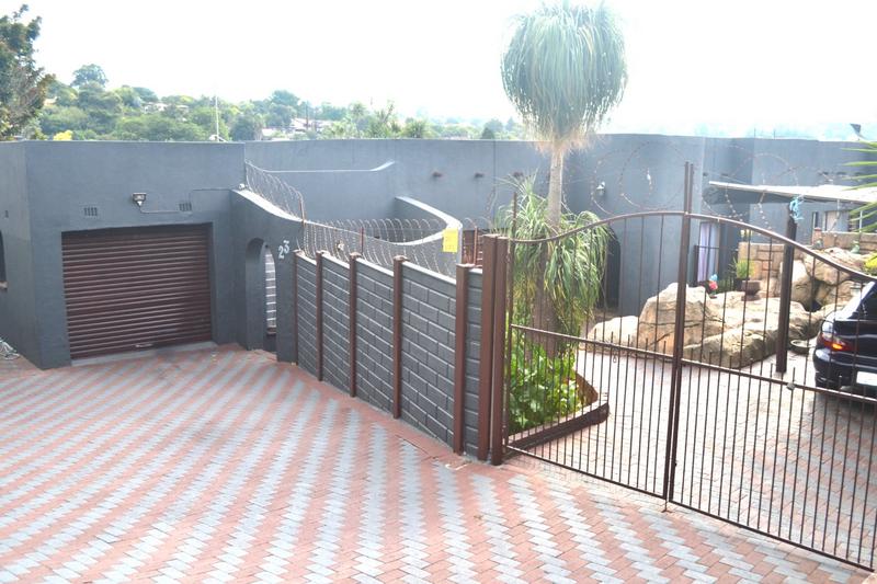 4 Bedroom Property for Sale in Breaunanda Gauteng