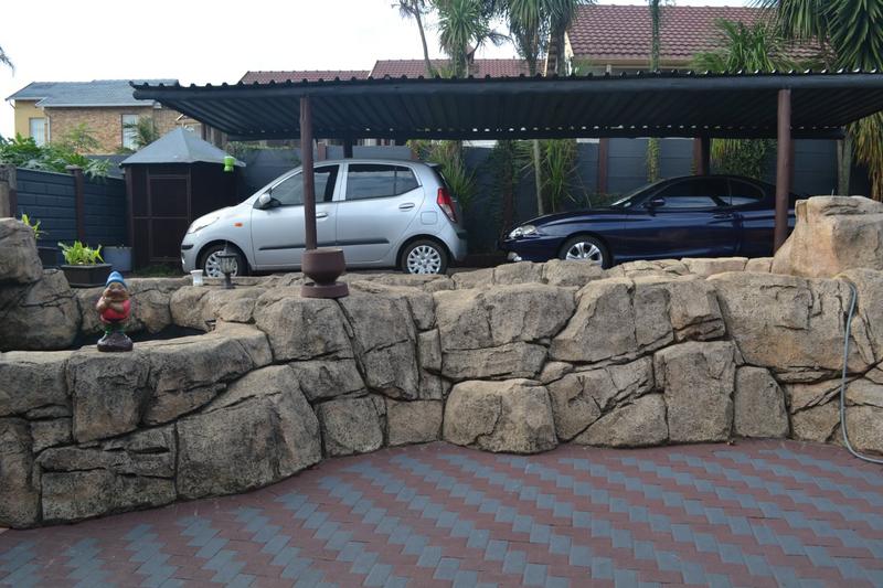 4 Bedroom Property for Sale in Breaunanda Gauteng