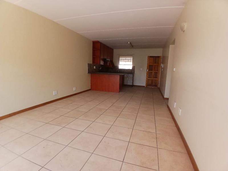 To Let 3 Bedroom Property for Rent in Vorna Valley Gauteng