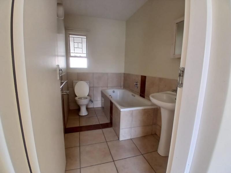 To Let 3 Bedroom Property for Rent in Vorna Valley Gauteng