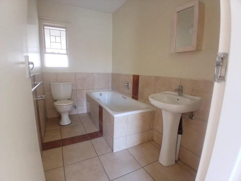 To Let 3 Bedroom Property for Rent in Vorna Valley Gauteng