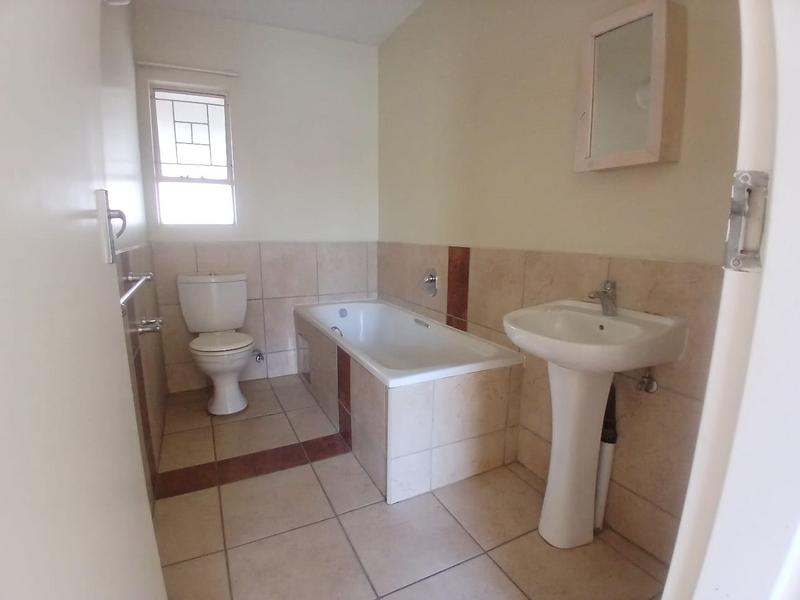 To Let 3 Bedroom Property for Rent in Vorna Valley Gauteng