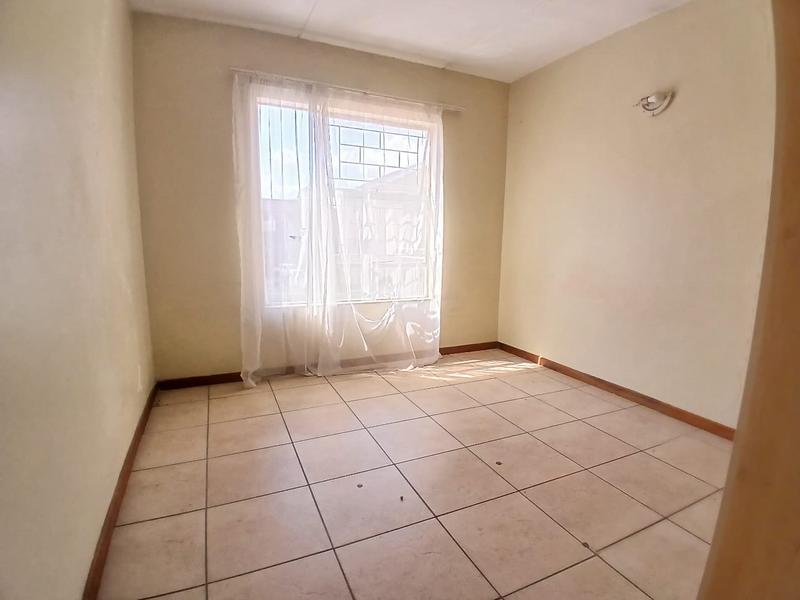 To Let 3 Bedroom Property for Rent in Vorna Valley Gauteng