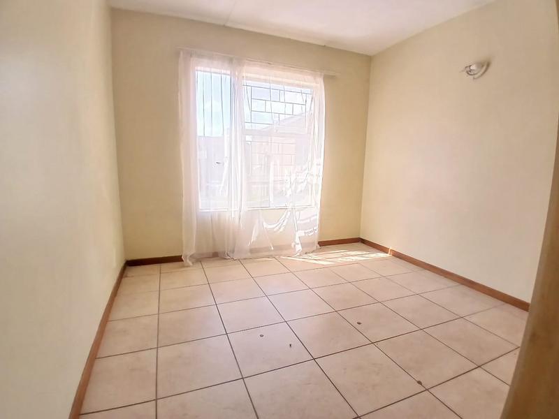To Let 3 Bedroom Property for Rent in Vorna Valley Gauteng
