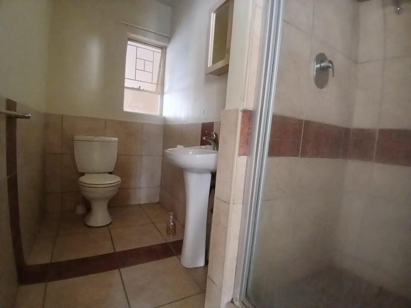 To Let 3 Bedroom Property for Rent in Vorna Valley Gauteng