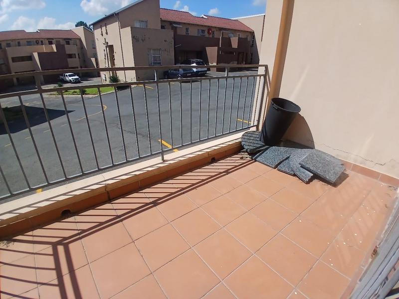 To Let 3 Bedroom Property for Rent in Vorna Valley Gauteng