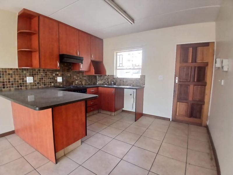 To Let 2 Bedroom Property for Rent in Vorna Valley Gauteng