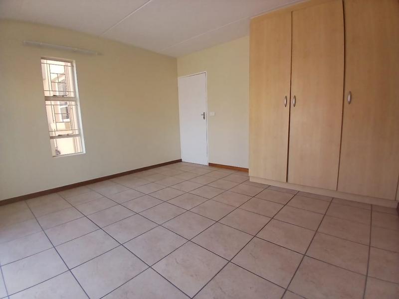 To Let 2 Bedroom Property for Rent in Vorna Valley Gauteng