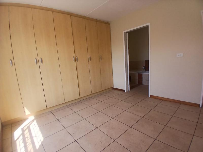 To Let 2 Bedroom Property for Rent in Vorna Valley Gauteng
