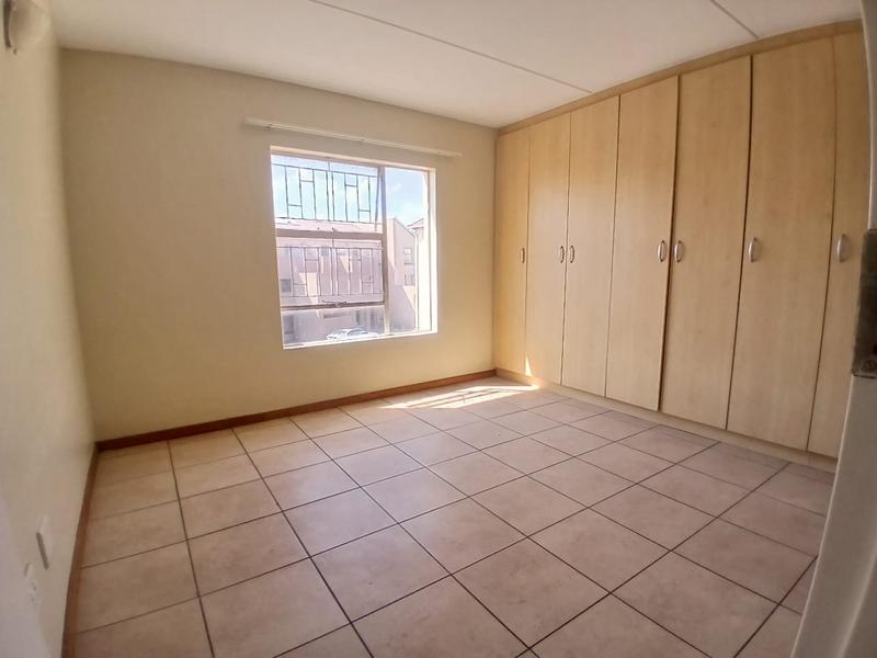 To Let 2 Bedroom Property for Rent in Vorna Valley Gauteng