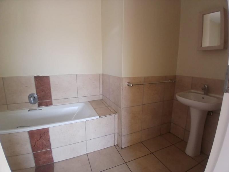 To Let 2 Bedroom Property for Rent in Vorna Valley Gauteng