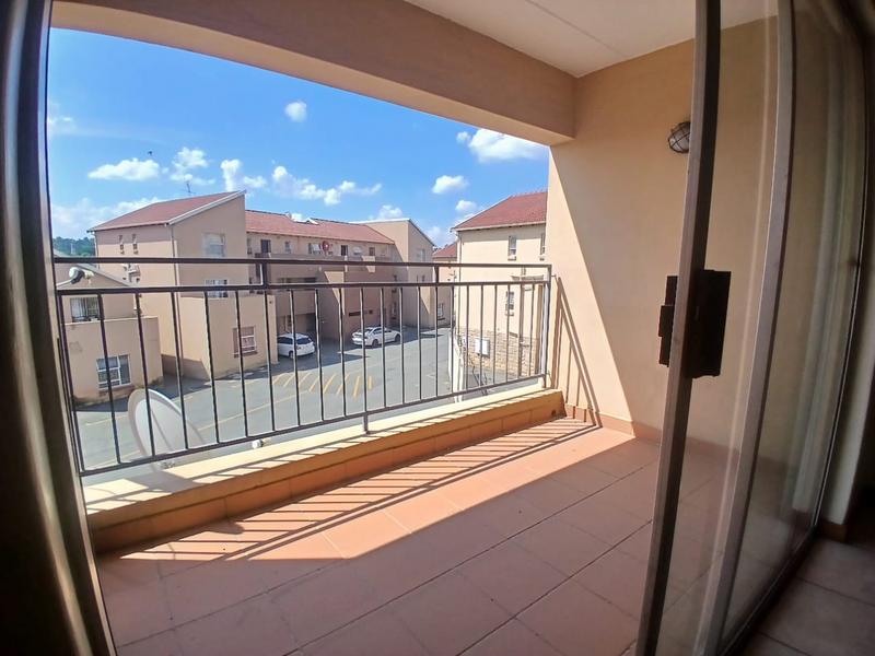 To Let 2 Bedroom Property for Rent in Vorna Valley Gauteng