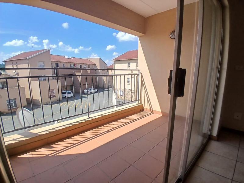 To Let 2 Bedroom Property for Rent in Vorna Valley Gauteng