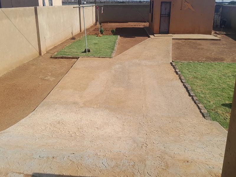 1 Bedroom Property for Sale in Beverley Hills Gauteng