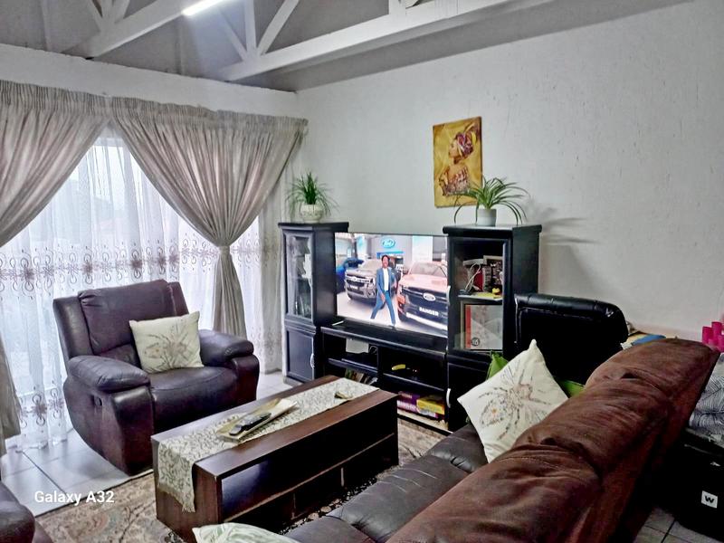 2 Bedroom Property for Sale in Birchleigh Gauteng
