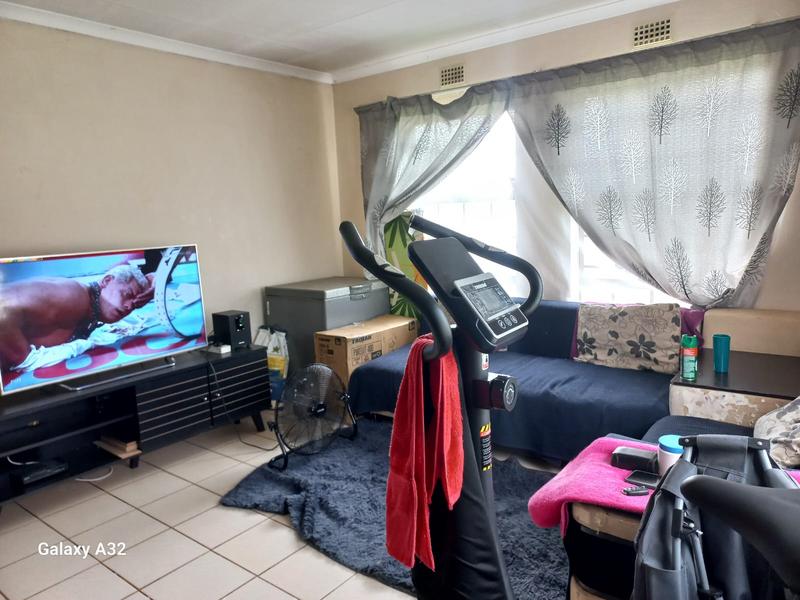 3 Bedroom Property for Sale in Clayville Gauteng