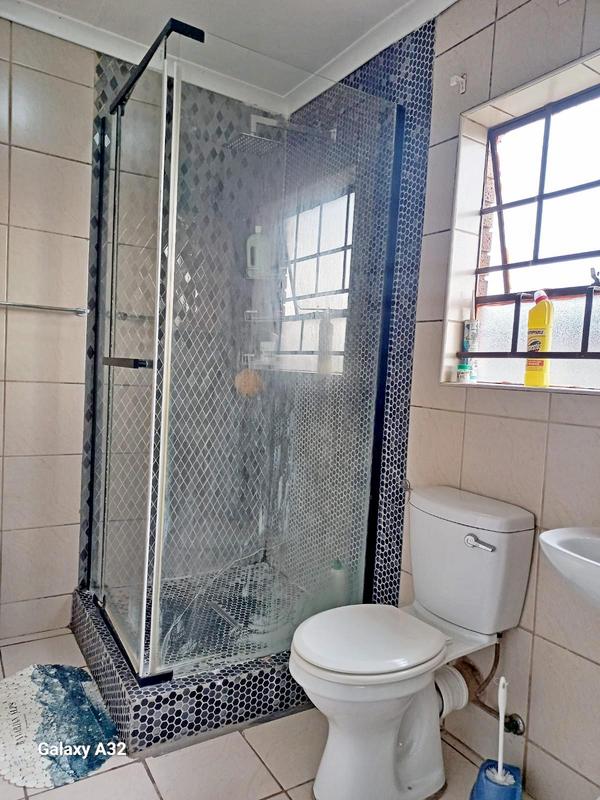 3 Bedroom Property for Sale in Clayville Gauteng