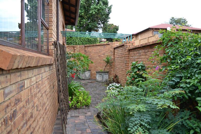 To Let 3 Bedroom Property for Rent in Noordheuwel Gauteng