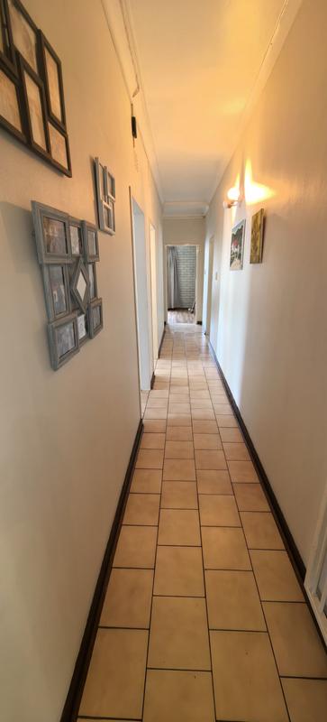 4 Bedroom Property for Sale in Helderkruin Gauteng