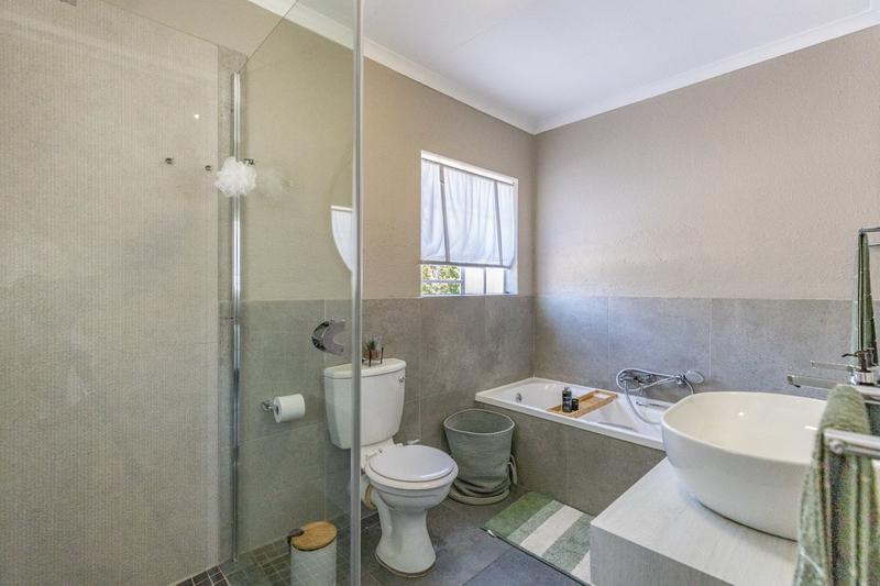 3 Bedroom Property for Sale in Waterkloof Ridge Gauteng