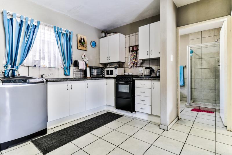 To Let 3 Bedroom Property for Rent in Strubenvale Gauteng