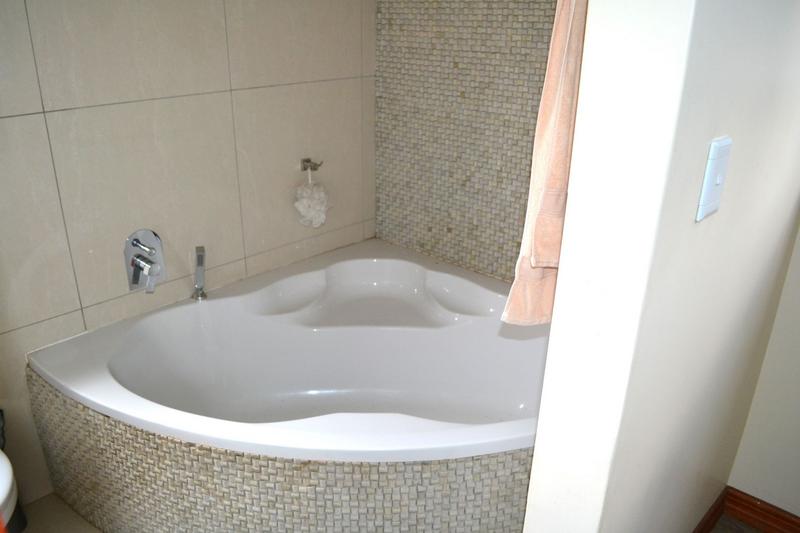 3 Bedroom Property for Sale in Parkhaven Gauteng