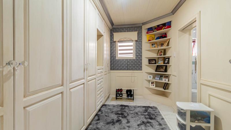 5 Bedroom Property for Sale in Mooikloof Equestrian Estate Gauteng