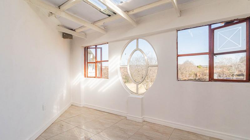 5 Bedroom Property for Sale in Mooikloof Equestrian Estate Gauteng