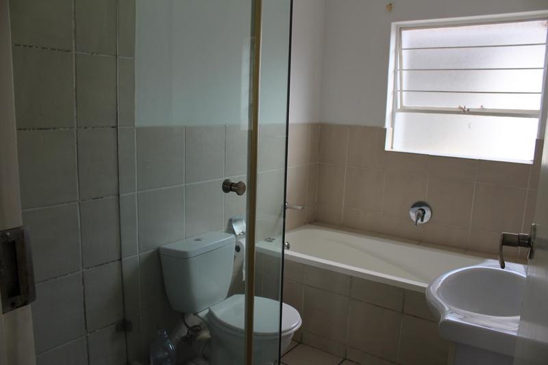 2 Bedroom Property for Sale in Bardene Gauteng