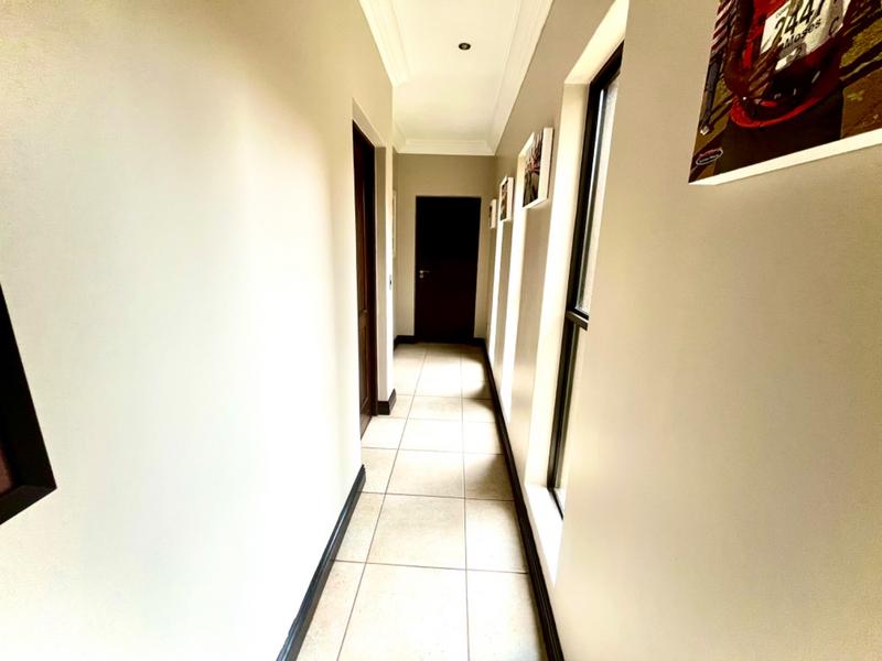 6 Bedroom Property for Sale in Midstream Estate Gauteng