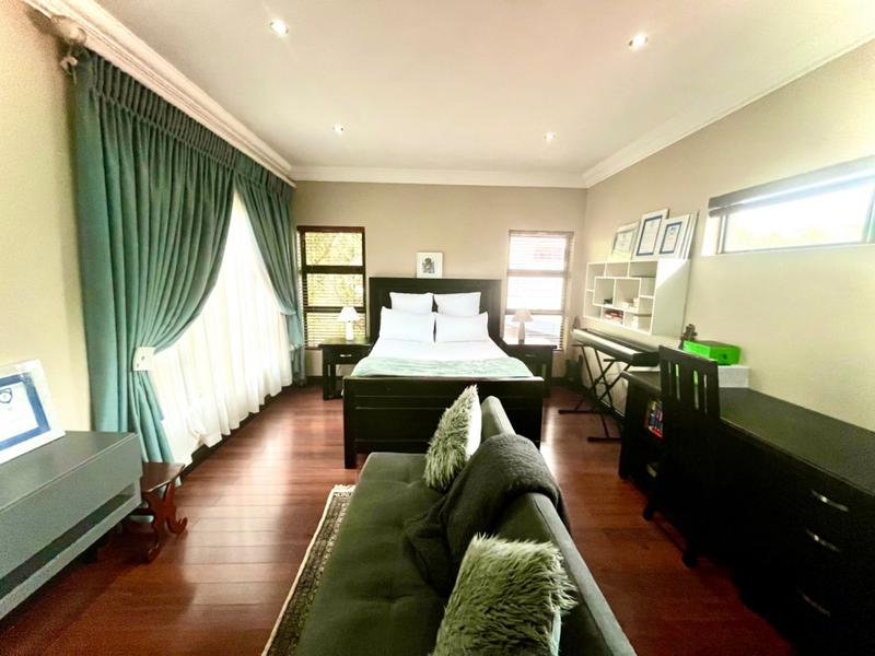 6 Bedroom Property for Sale in Midstream Estate Gauteng