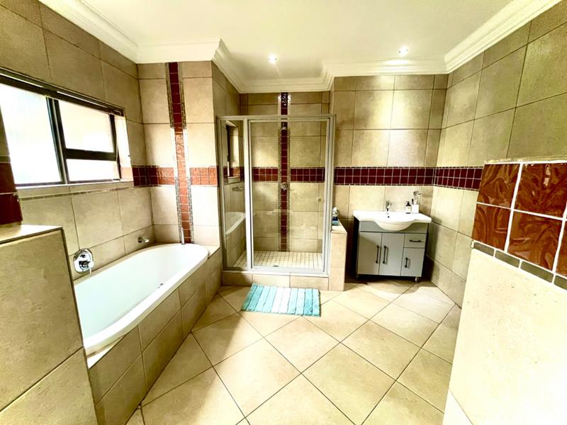 6 Bedroom Property for Sale in Midstream Estate Gauteng
