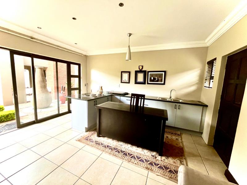 6 Bedroom Property for Sale in Midstream Estate Gauteng