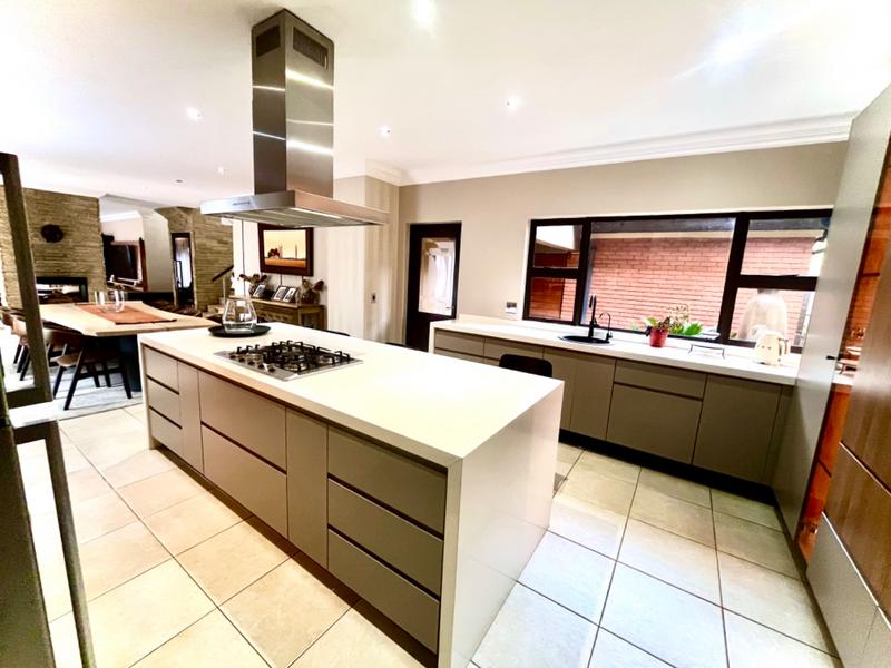 6 Bedroom Property for Sale in Midstream Estate Gauteng