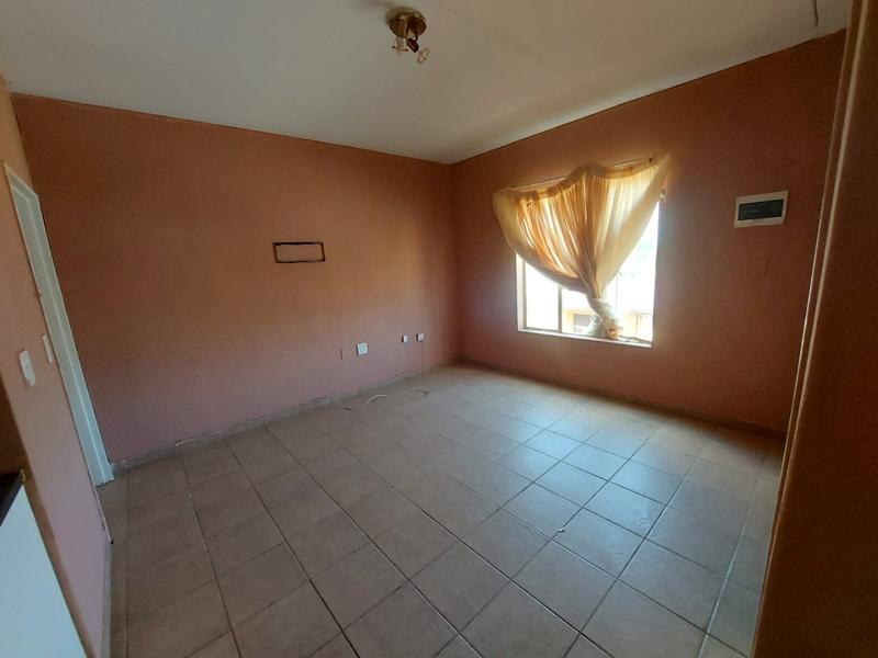 2 Bedroom Property for Sale in Fleurhof Gauteng