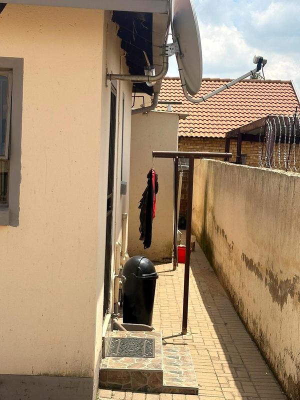 2 Bedroom Property for Sale in Protea Glen Gauteng